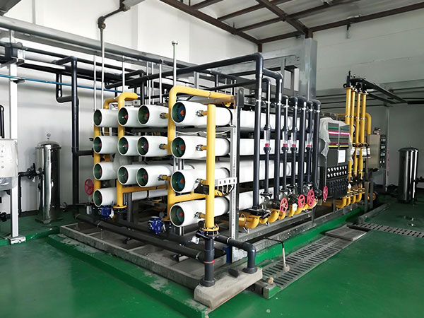 破解高純水供應(yīng)難題二級(jí)反滲透純水裝置如何滿足工業(yè)嚴(yán)苛需求？