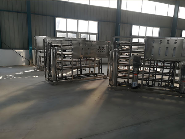 工業(yè)用水選型指南反滲透設(shè)備生產(chǎn)廠家找哪家更靠譜？